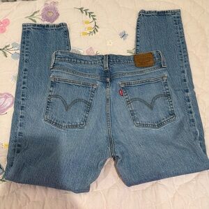 Levi’s premium size 27 high rise wedgie fit W27 L28
